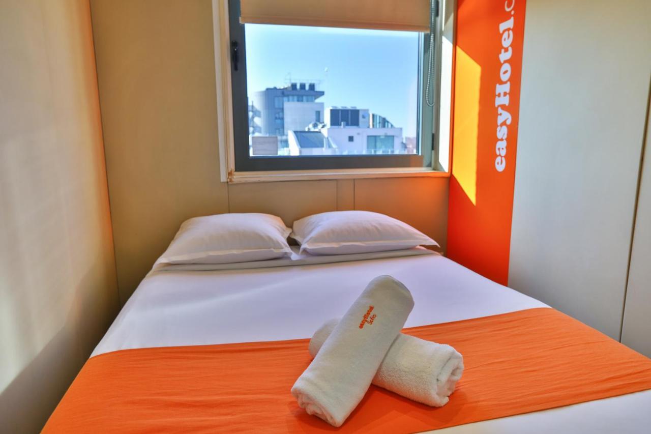 Easyhotel Sofia Bagian luar foto