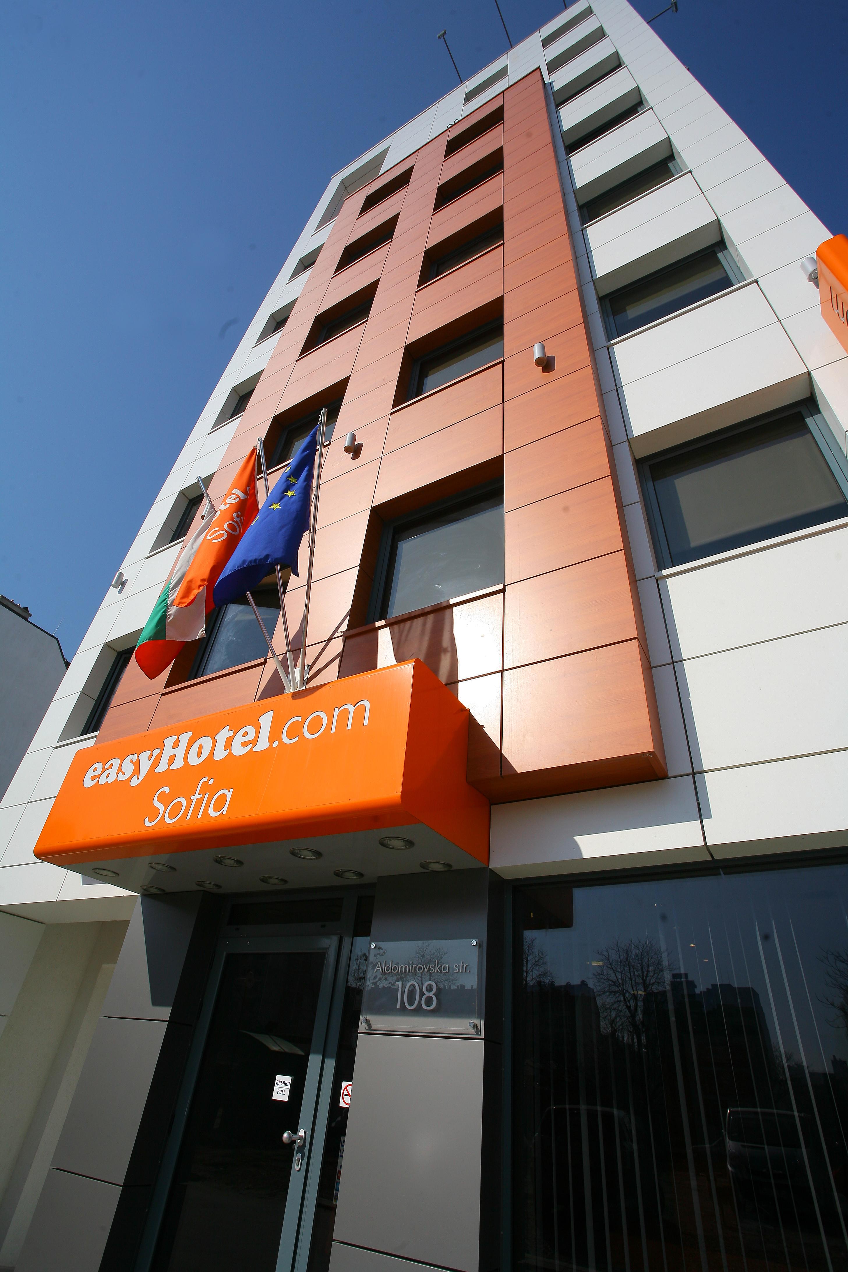 Easyhotel Sofia Bagian luar foto