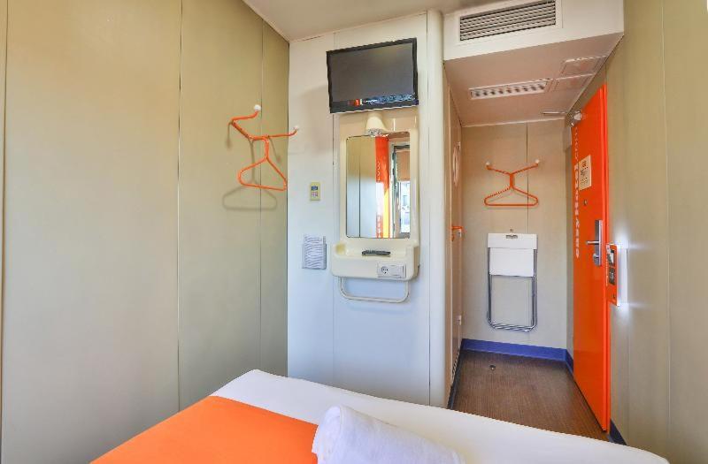 Easyhotel Sofia Ruang foto