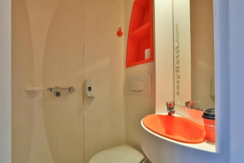 Easyhotel Sofia Ruang foto