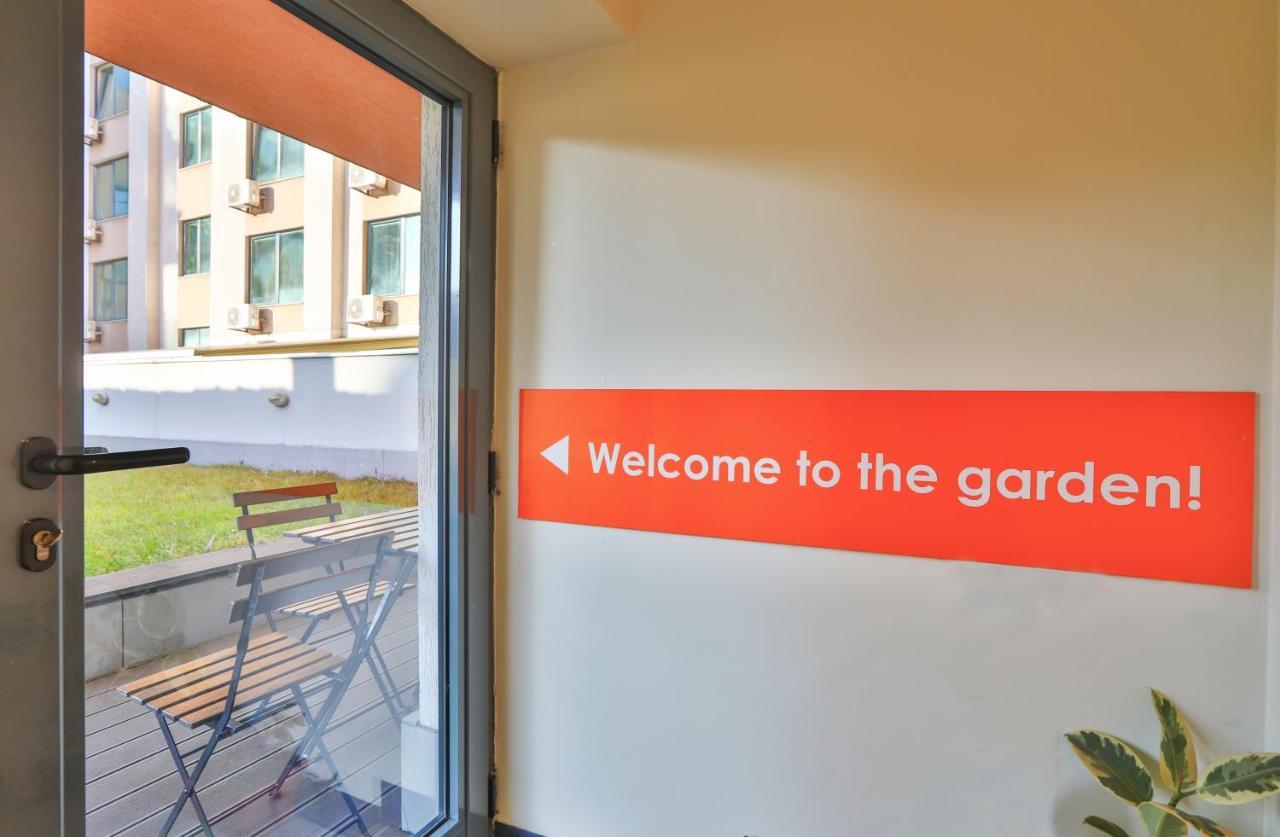 Easyhotel Sofia Bagian luar foto