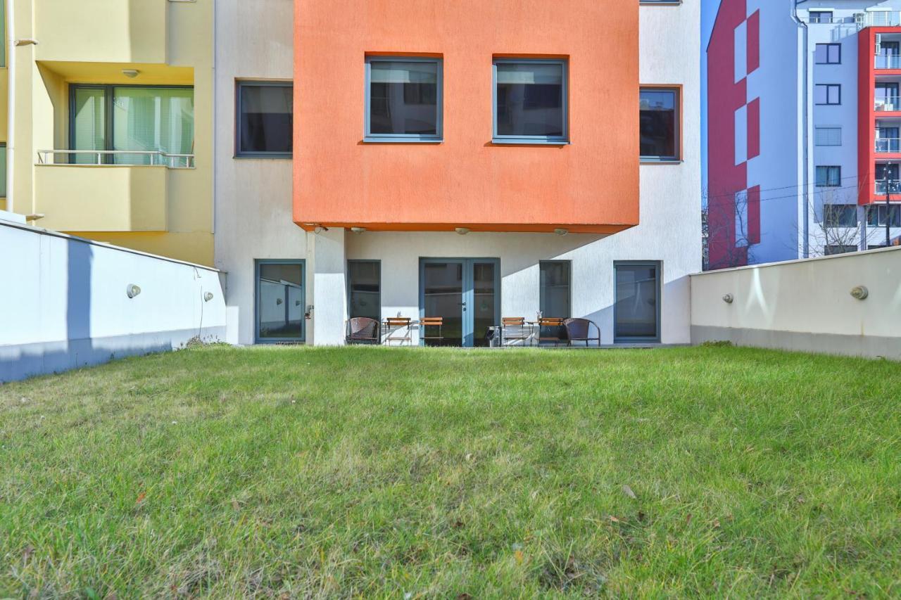 Easyhotel Sofia Bagian luar foto