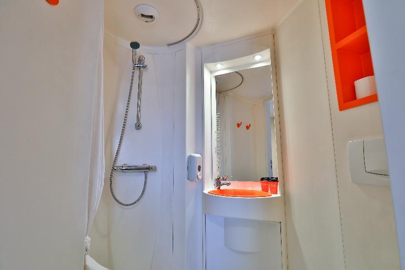 Easyhotel Sofia Bagian luar foto